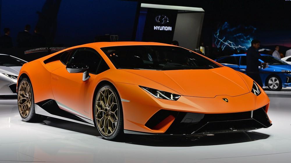 Женевский автосалон 2017: самый скоростной суперкар Lamborghini на треке