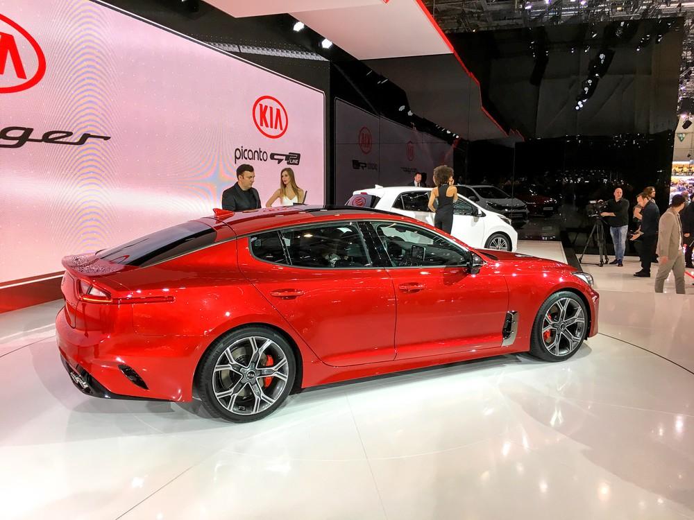 Kia Stinger Russia