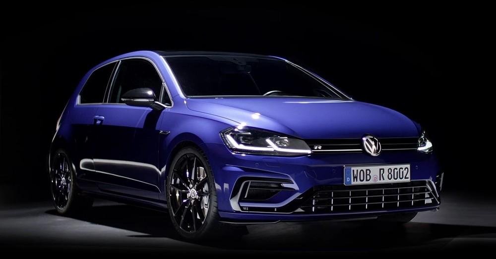 «Заряженный» хэтчбэк Volkswagen Golf R получил выпускную систему Akrapovic