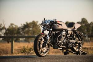 Кафе рейсер Moto Guzzi Breva 750