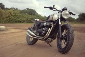 Трекер Triumph Street Twin
