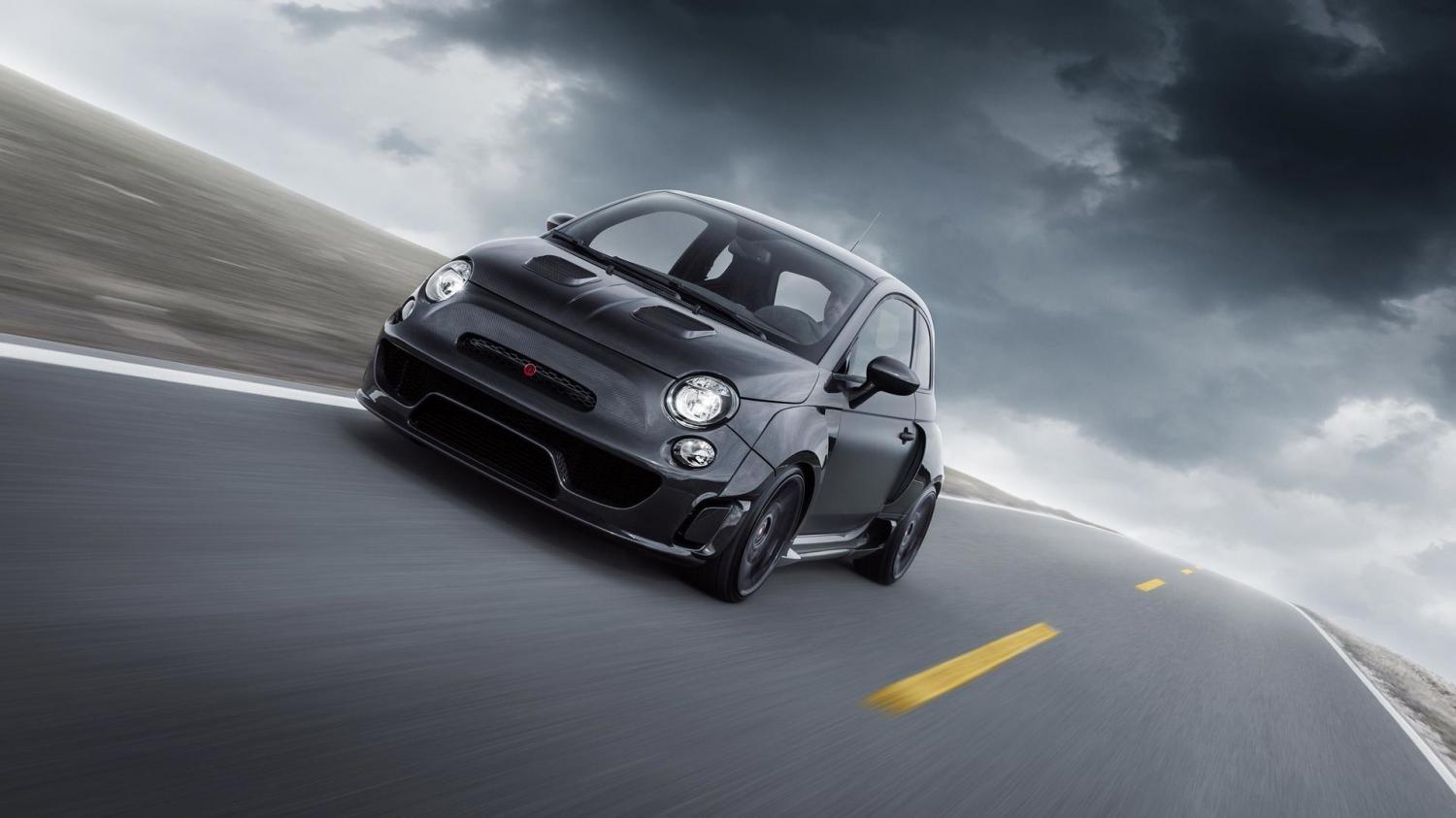 Ателье Pogea Racing подготовило 400-сильную версию хэтчбэка Fiat 500
