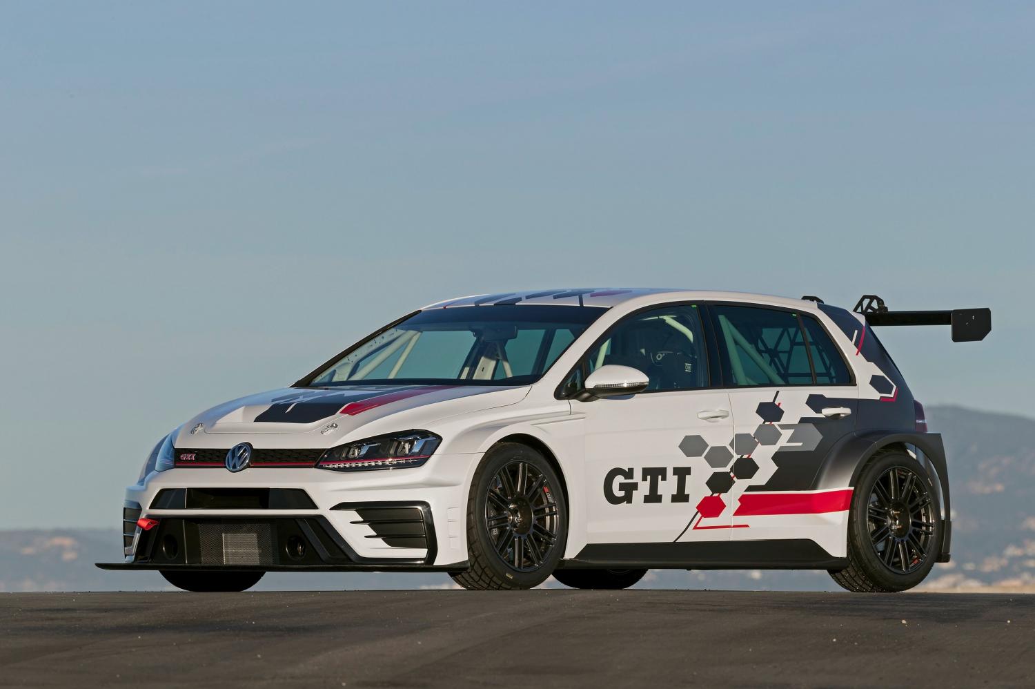 Volkswagen Golf GTI доработали для гонок
