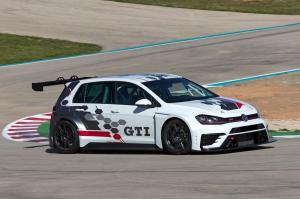 2017 Volkswagen Golf GTI TCR