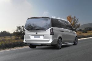 2017 Mercedes-Benz V-Class by Mansory