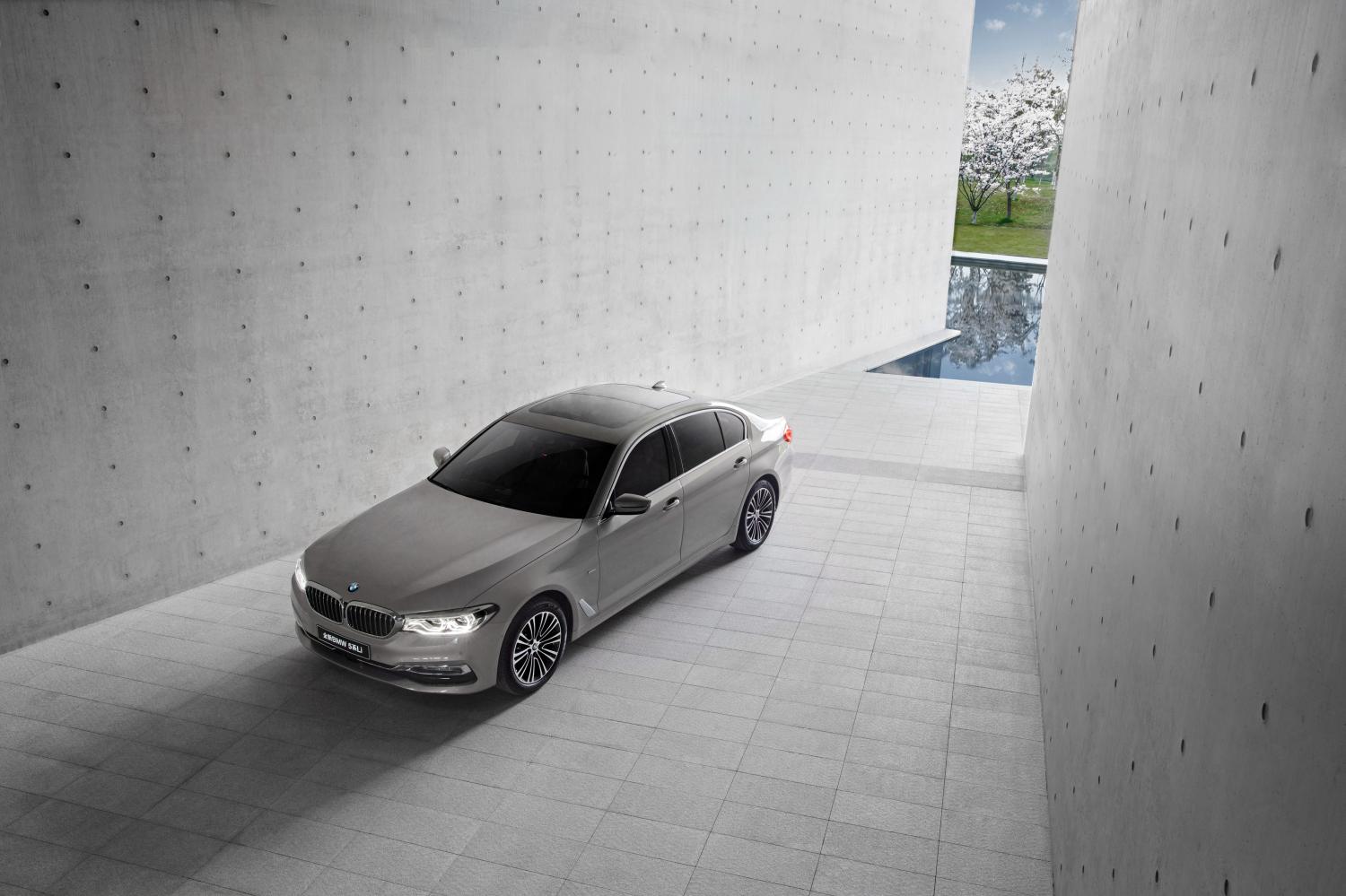 У BMW 5-Series появилась удлинённая версия Li