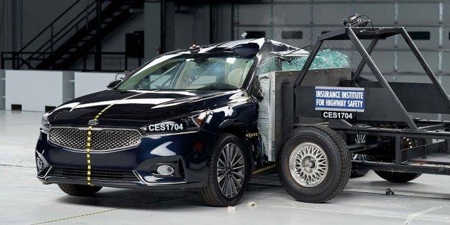 Седан Kia Cadenza пополнил перечень наиболее безопасных автомобилей