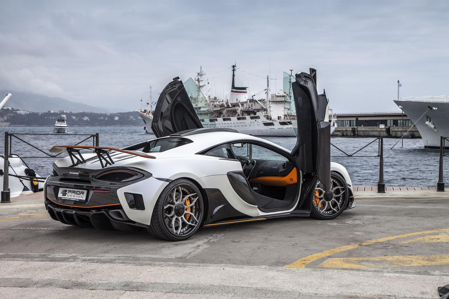 MCLAREN 570s сзади