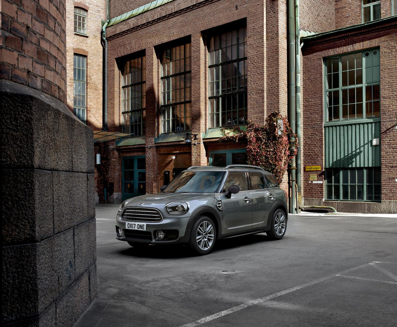 Представлены наименее мощные и динамичные кроссоверы Mini Countryman