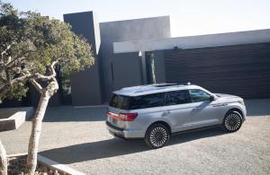 2017 Lincoln Navigator Black Label