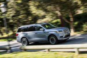 2017 Lincoln Navigator Black Label