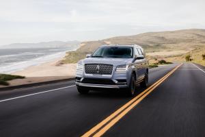2017 Lincoln Navigator Black Label
