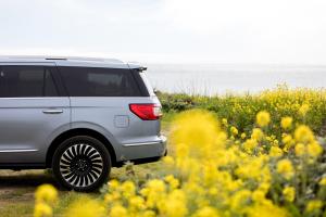 2017 Lincoln Navigator Black Label