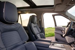 2017 Lincoln Navigator Black Label