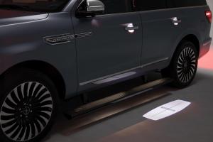 2017 Lincoln Navigator Black Label