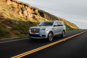 2017 Lincoln Navigator Black Label