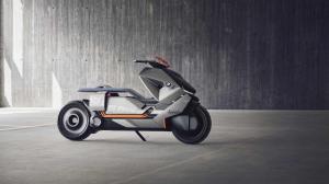 Представлен мотоцикл BMW с выдвигающимся сиденьем