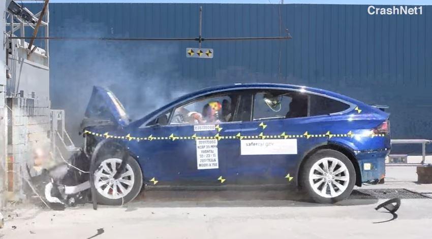 Электромобиль Tesla Model X признали наиболее безопасным кроссовером на рынке Северной Америки