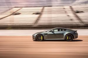 2017 Aston Martin V12 Vantage AMR