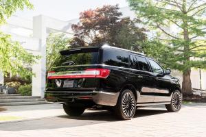 2017 Lincoln Navigator L Black Label