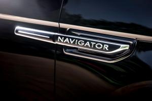 2017 Lincoln Navigator L Black Label