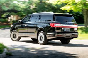 2017 Lincoln Navigator L Black Label