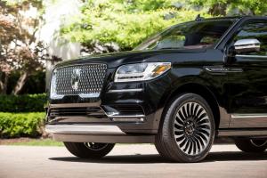 2017 Lincoln Navigator L Black Label