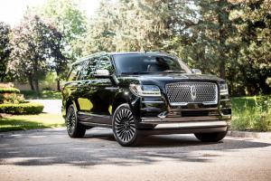 2017 Lincoln Navigator L Black Label