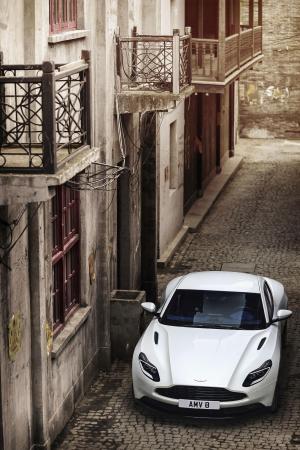 2017 Aston Martin DB11 V8
