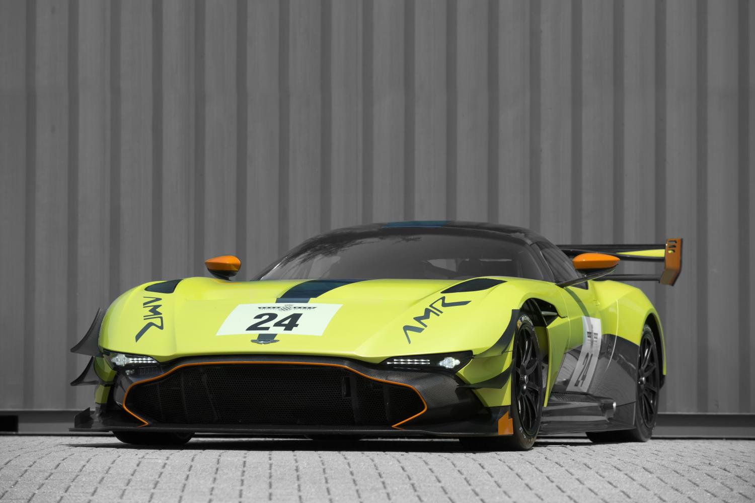 Aston Martin предлагает прибавить экстрима хардкорному суперкару Vulcan