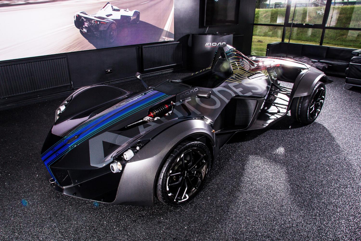 Британский спорткар BAC Mono обратился арт-мобилем