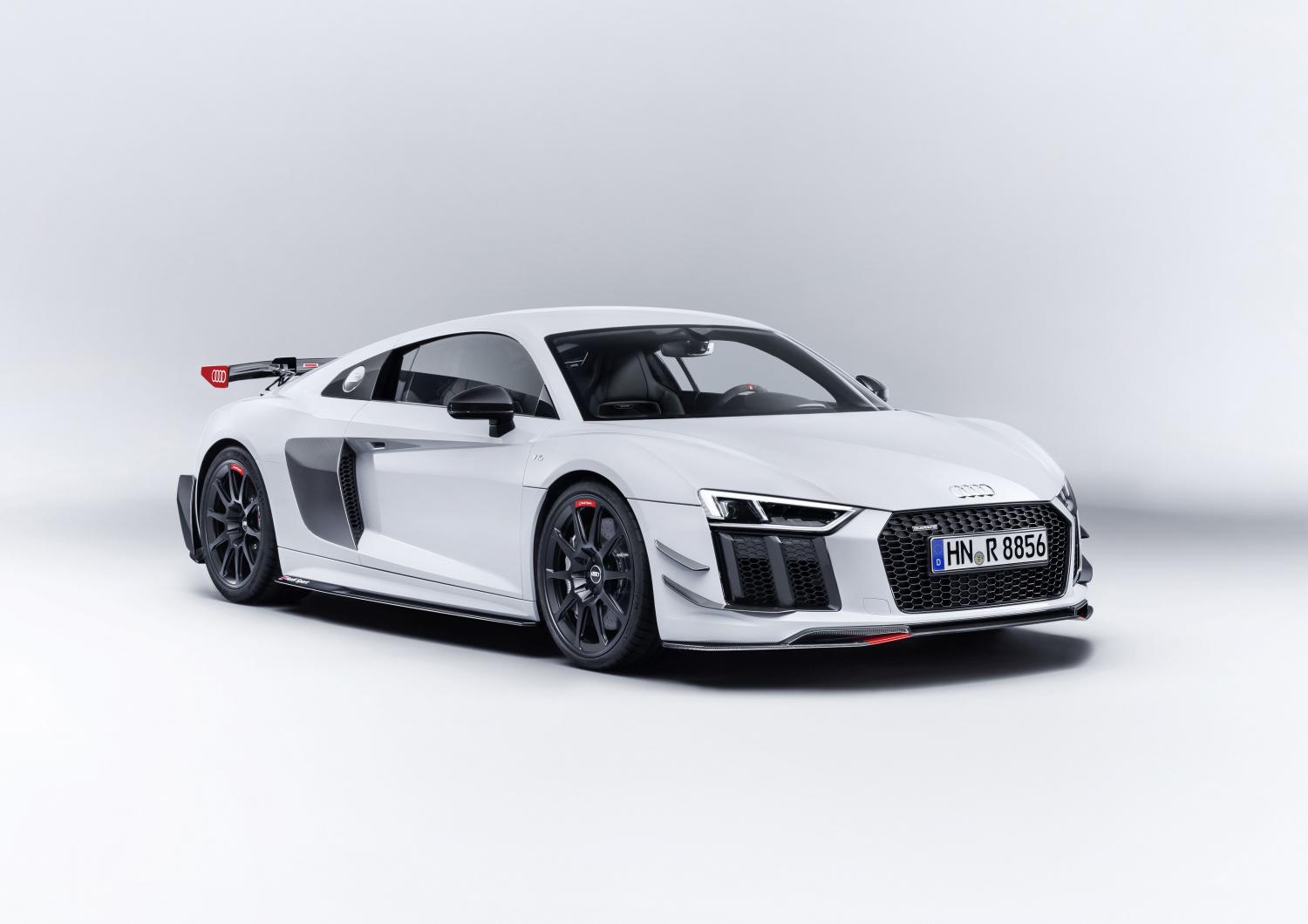 Самым спортивным автомобилям Audi добавили спортивности