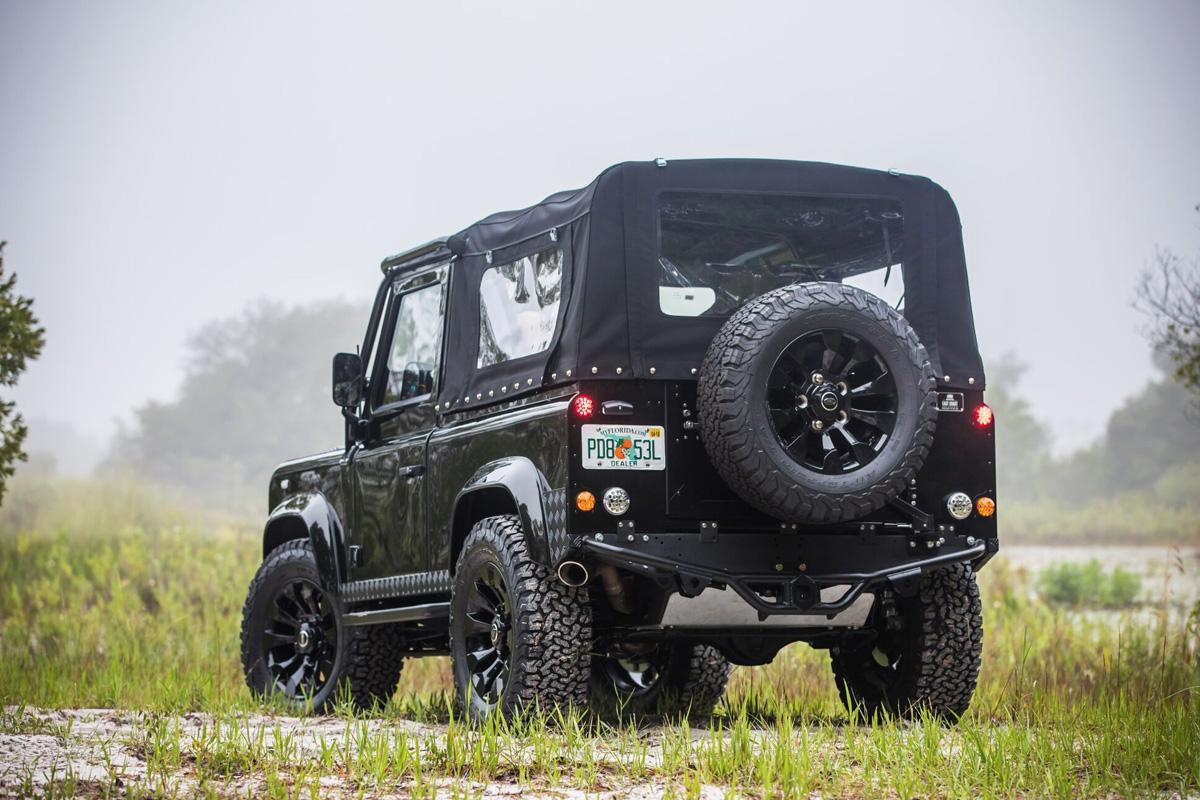 Американские тюнеры оснастили Land Rover Defender двигателем от масл-кара