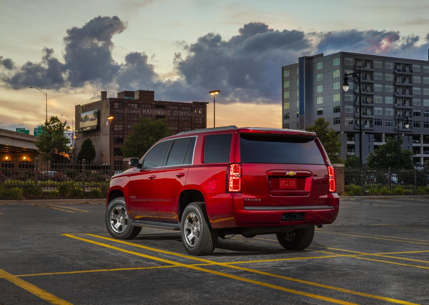 Chevrolet tahoe фото