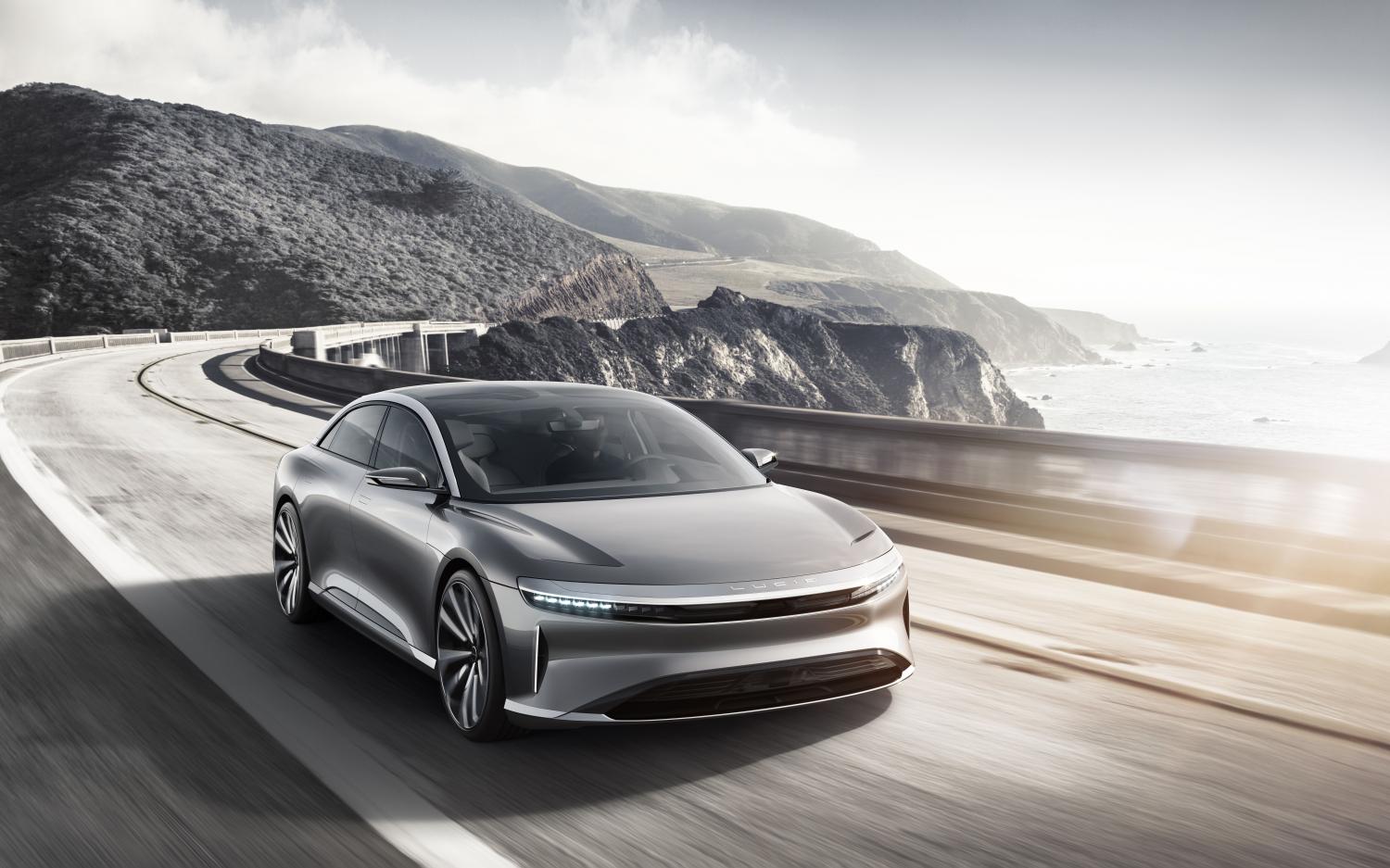 Конкурент Tesla показал электрокар с запасом хода 650 километров