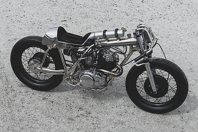 Beautiful Machines: заряженный кастом Yamaha SR400 Praying Mantis