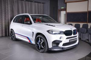 В шоу-руме дилера Abu Dhabi Motors появился эксклюзивный «горячий» кроссовер BMW X5 M