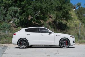 2017 Maserati Levante on Forgiato Wheels (Maglia)