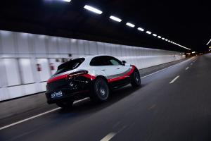 2017 Porsche Macan Turbo Performance Package