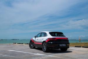 2017 Porsche Macan Turbo Performance Package