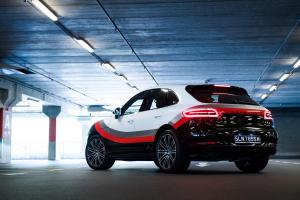 2017 Porsche Macan Turbo Performance Package