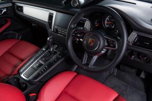 2017 Porsche Macan Turbo Performance Package