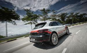 2017 Porsche Macan Turbo Performance Package