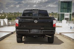 2017 Nissan Titan SL Midnight Edition Crew Cab