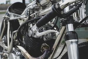 2017 Yamaha SR400 Praying Mantis by Beautiful Machines
