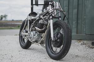 2017 Yamaha SR400 Praying Mantis by Beautiful Machines