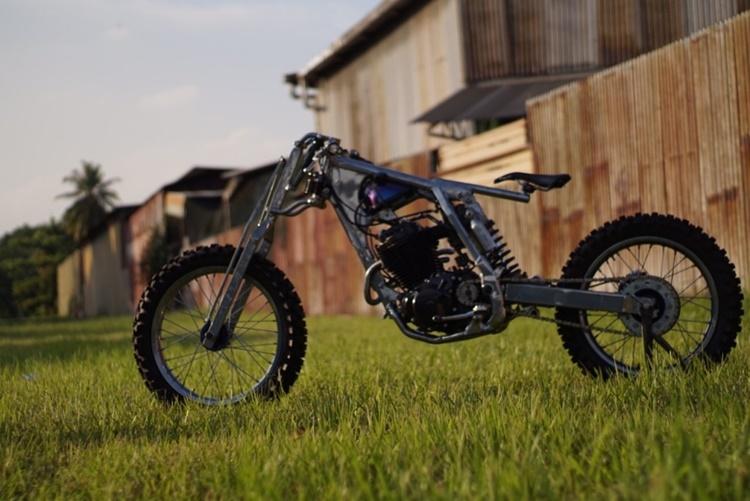 Bunny Builds Customs: кастом Honda XR400