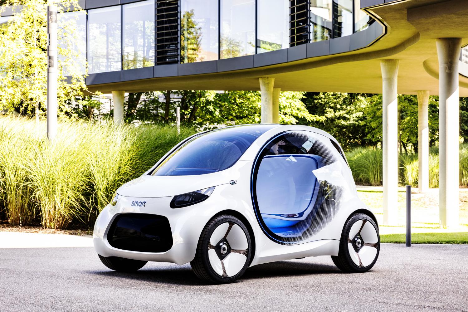 Smart показал электрический ситикар без педалей и руля