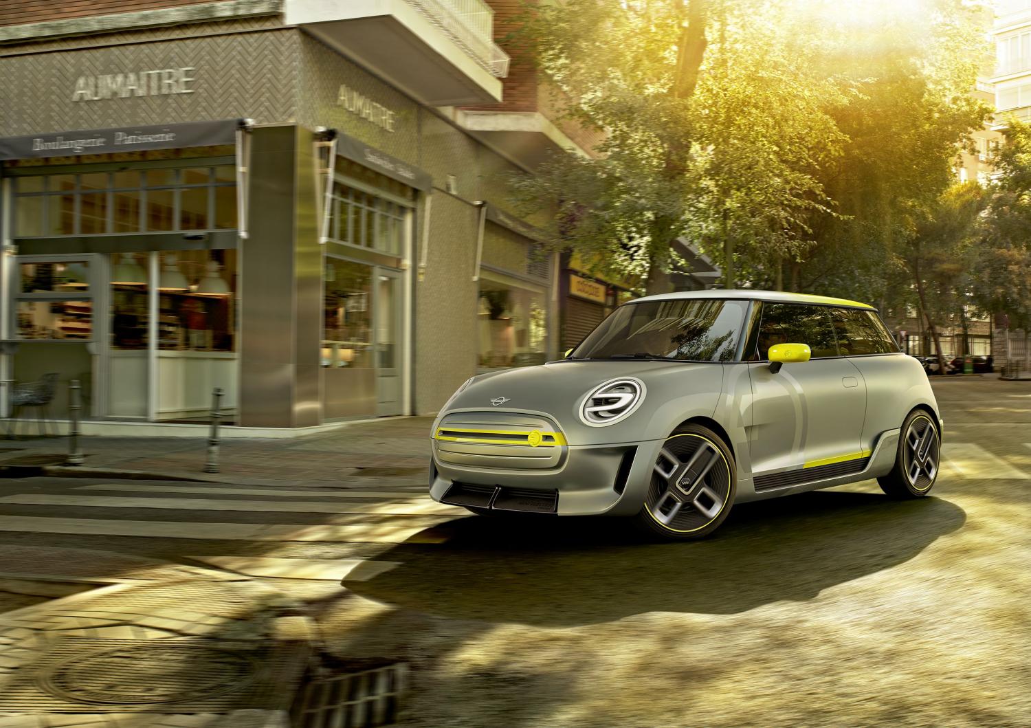 Опубликованы фотографии прототипа будущего электрокара Mini