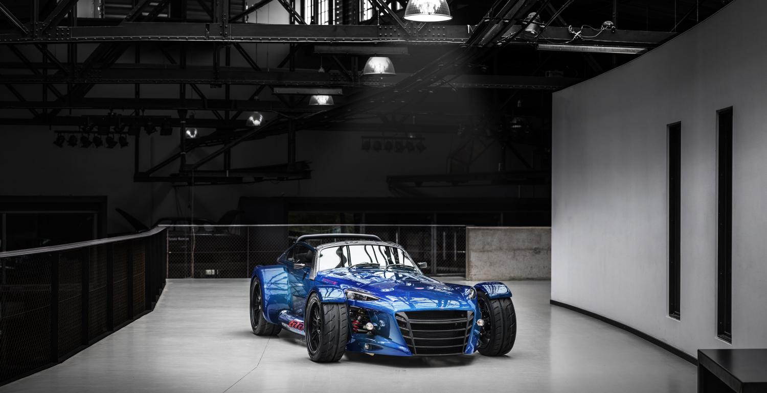 Первый экземпляр карбонового спорткара Donkervoort передан покупателю